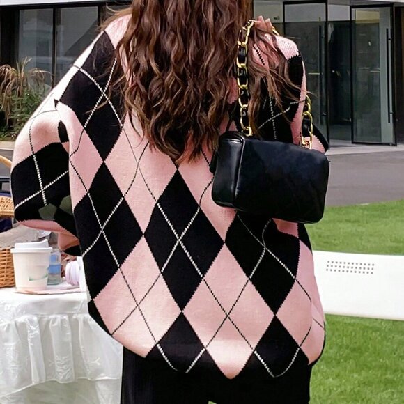 Pink Casual Women's Oversized Argyle Crew Neck Sweater - Picture 2 of 4